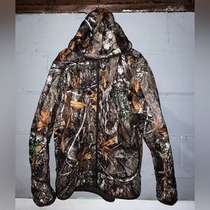 Under Armour brow tine jacket in like new condition